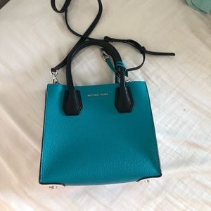 Micheal Kors Mercer Pebbled Leather Crossbody